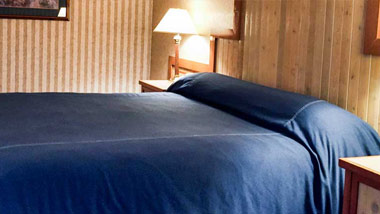 Horseshu King Hotel Room
